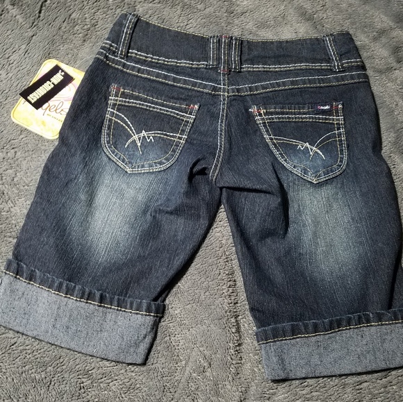 Junior's jean shorts - Picture 2 of 2